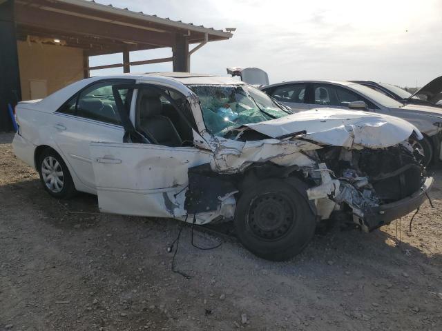 Toyota Camry Le Image 12