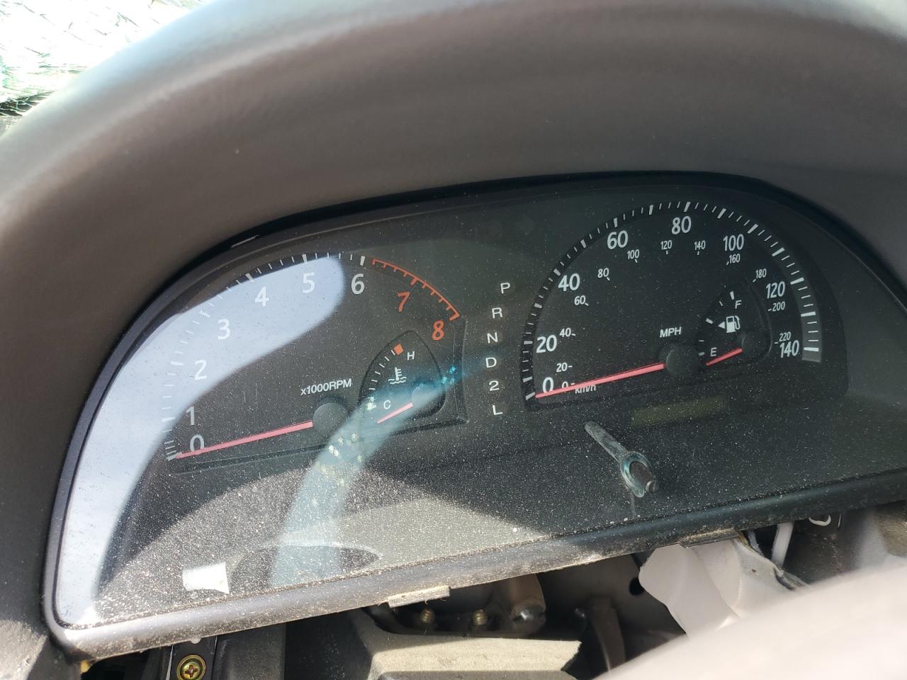 Toyota Camry Le Image 10