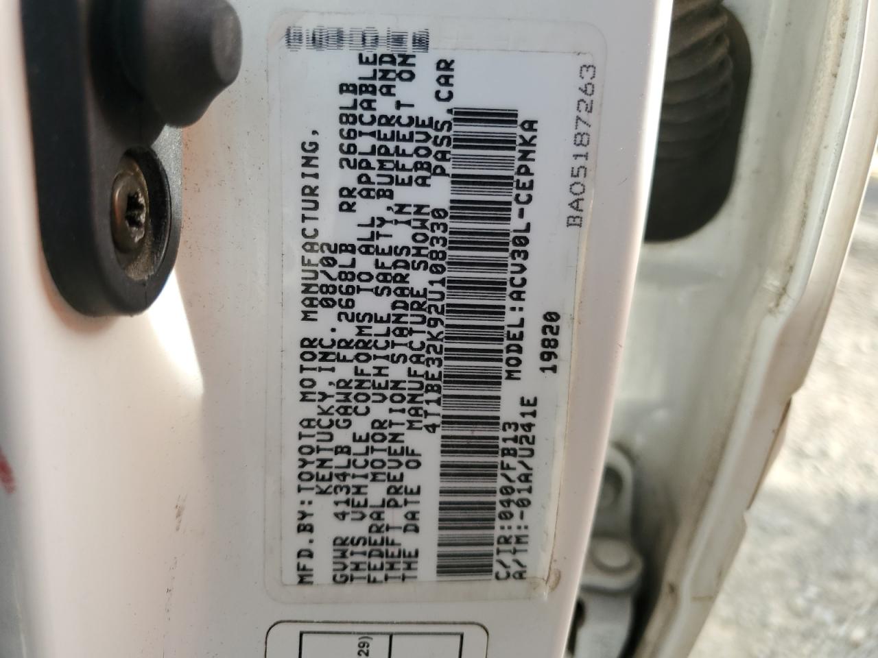 Toyota Camry Le Image 9