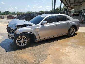  Salvage Chrysler 300