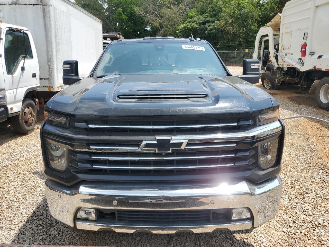 Chevrolet Silverado K3500 High Country Image 9