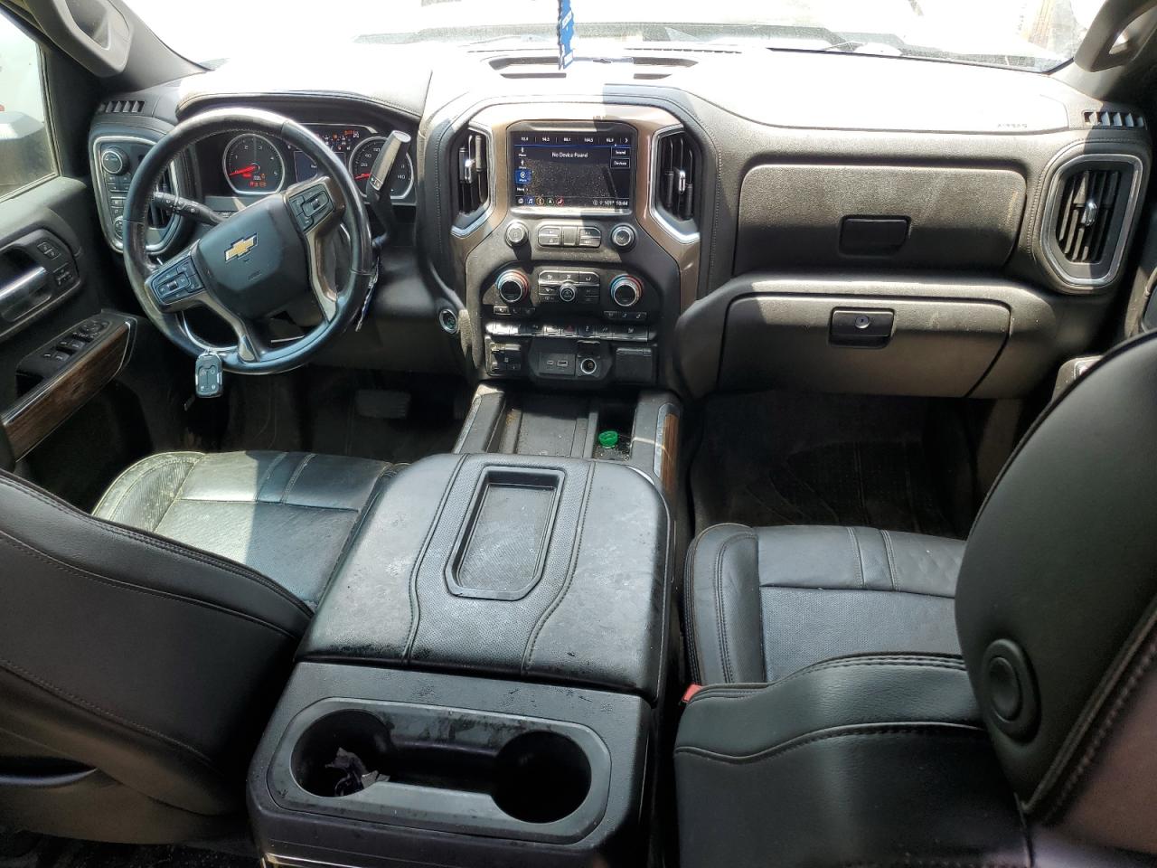 Chevrolet Silverado K3500 High Country Image 5