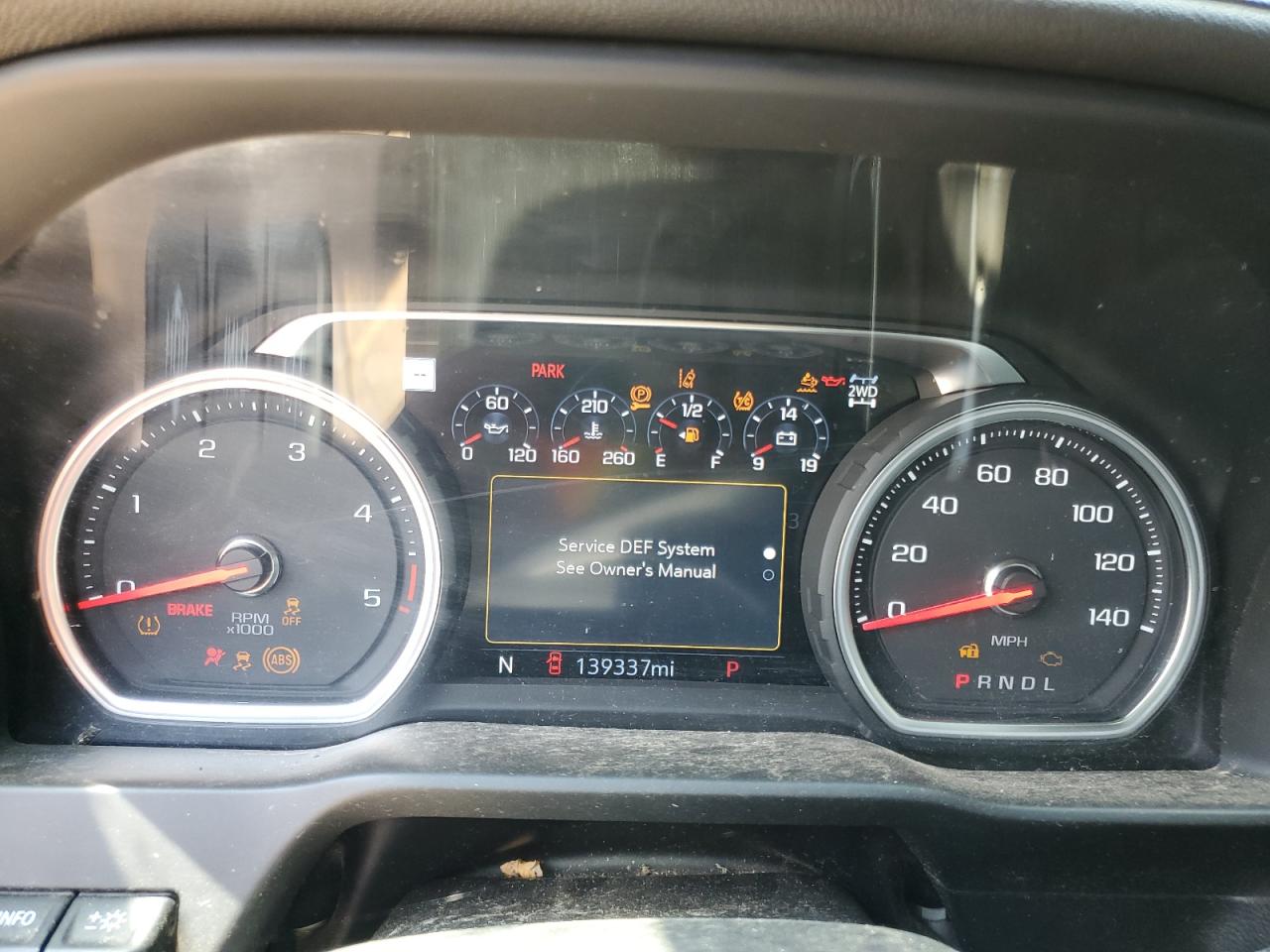 Chevrolet Silverado K3500 High Country Image 6