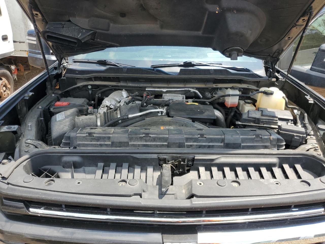 Chevrolet Silverado K3500 High Country Image 12