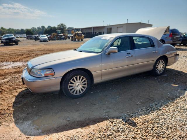  Salvage Lincoln Towncar