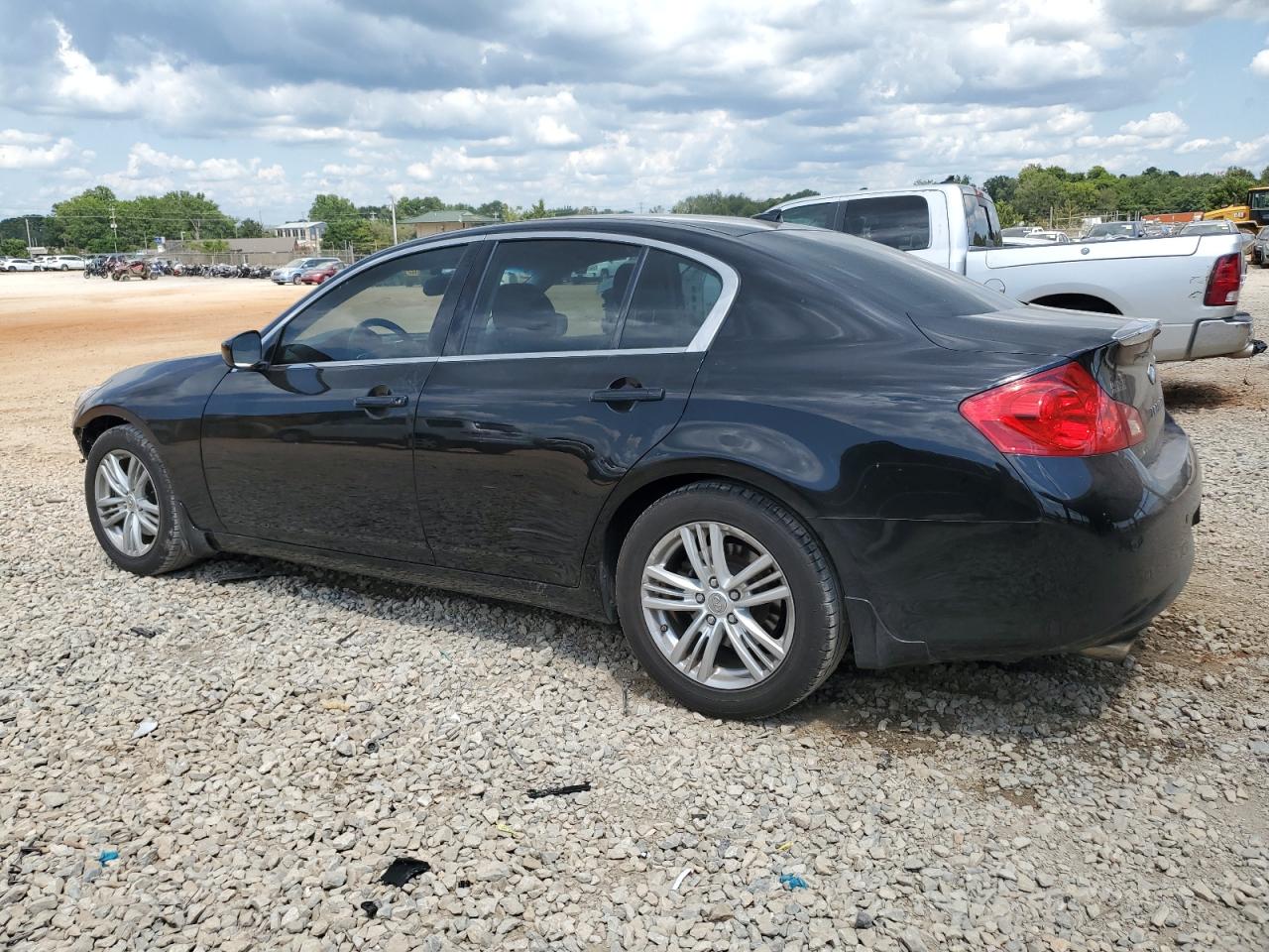INFINITI G37 Base Image 10