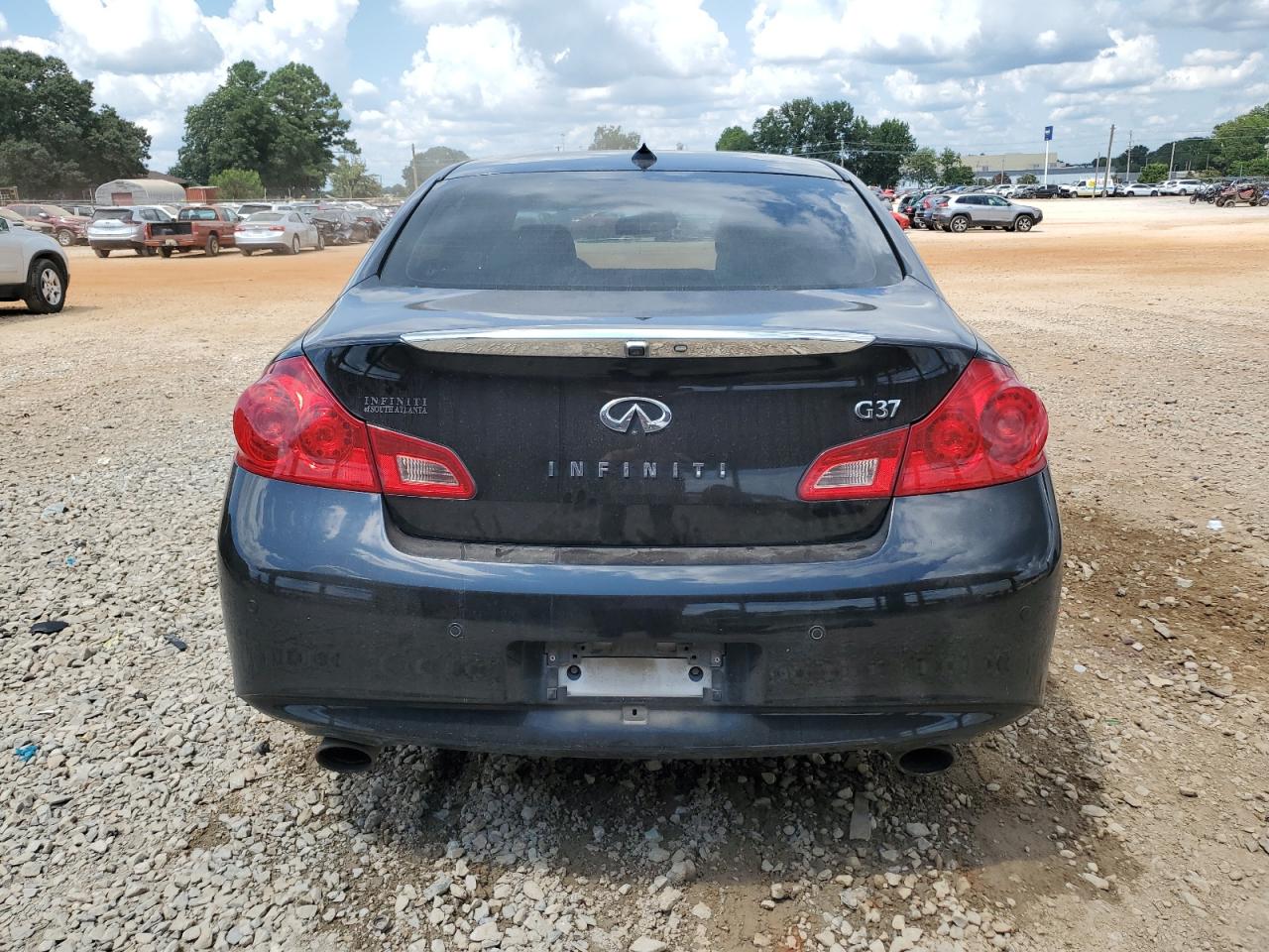 INFINITI G37 Base Image 9