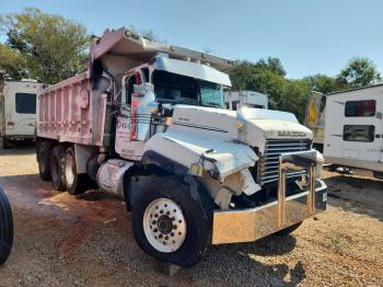  Salvage Mack 600 Rd600