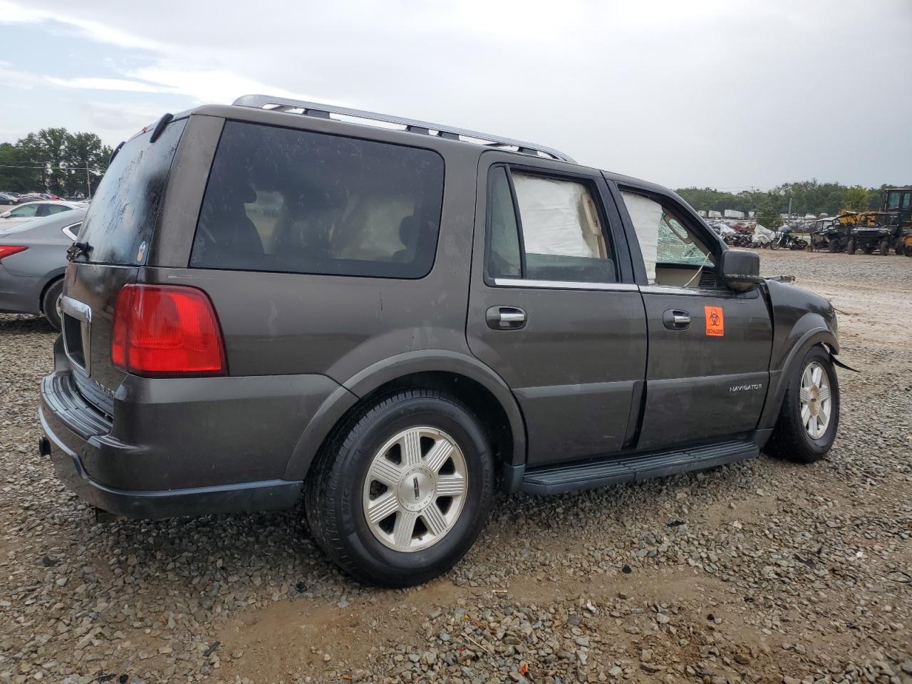 Lincoln Navigator Image 2