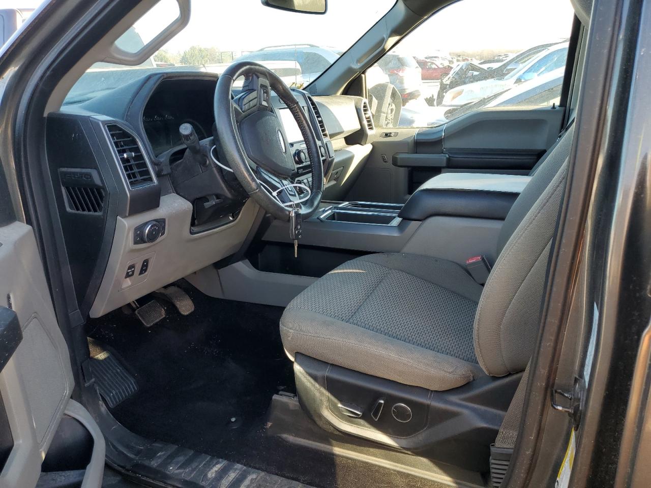 Ford F-150 Supercrew Image 11