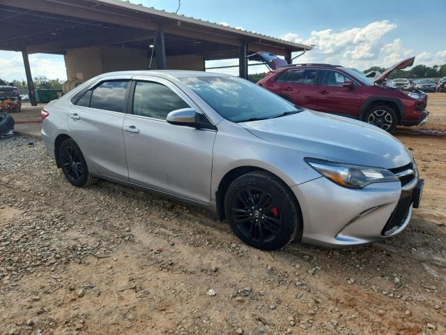 Toyota Camry Le Image 2