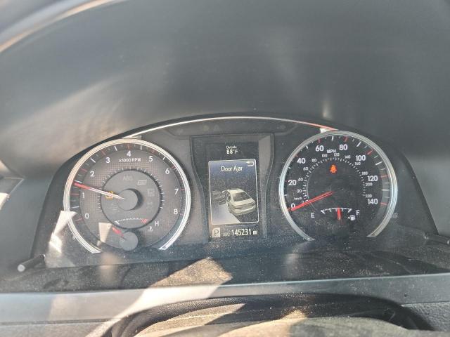 Toyota Camry Le Image 3