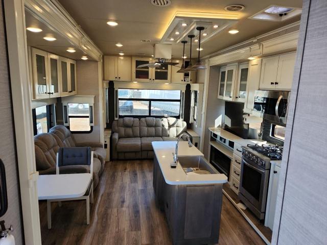 Vanleigh Vilano Image 8