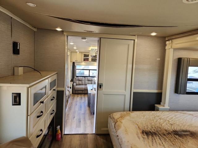 Vanleigh Vilano Image 9