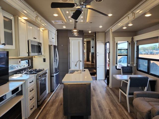 Vanleigh Vilano Image 7