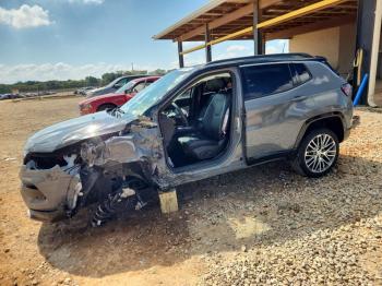  Salvage Jeep Compass