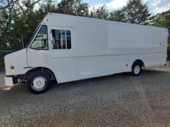  Salvage Freightliner Mt45