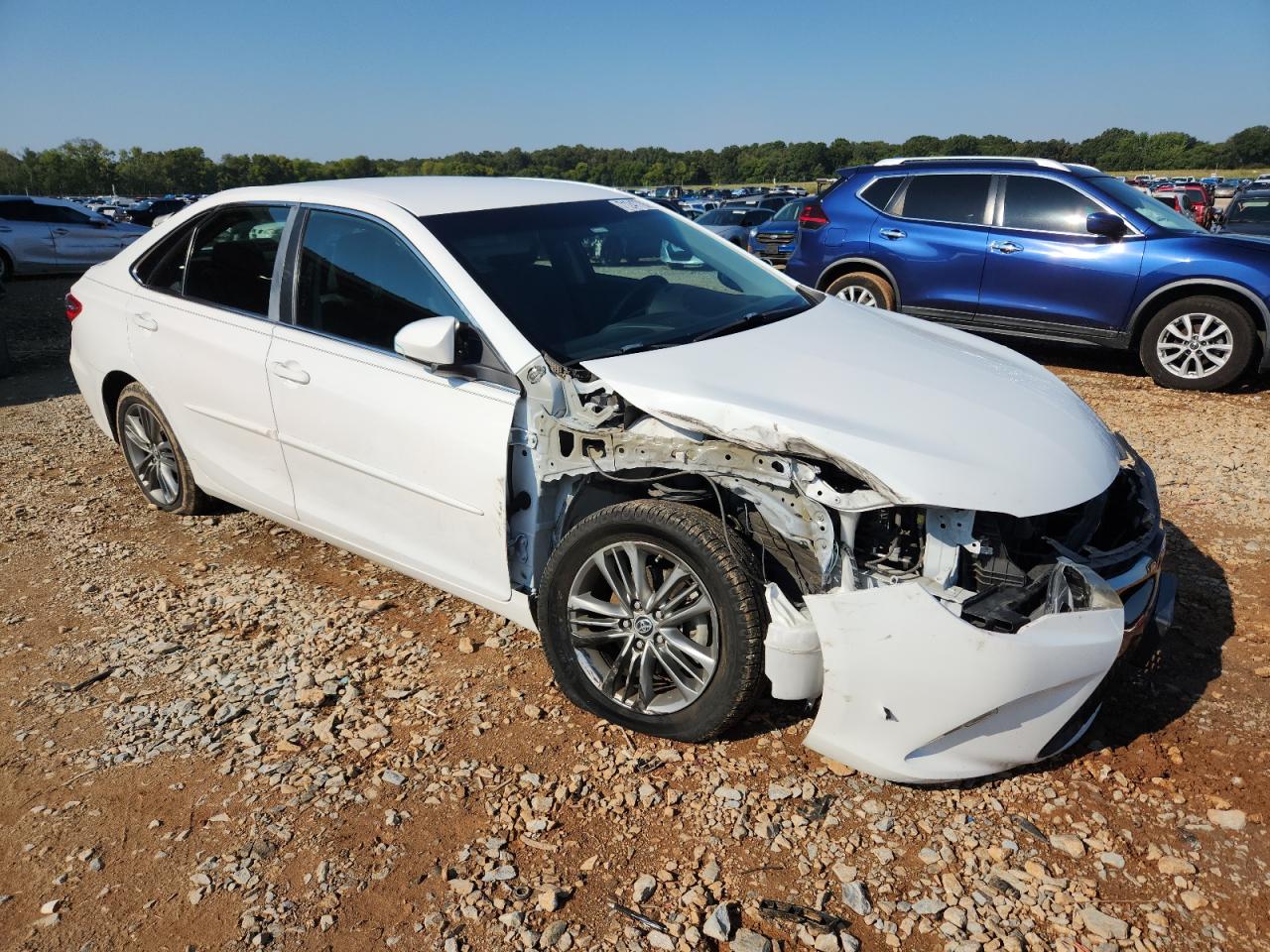 Toyota Camry Le Image 12