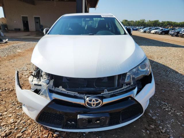 Toyota Camry Le Image 7