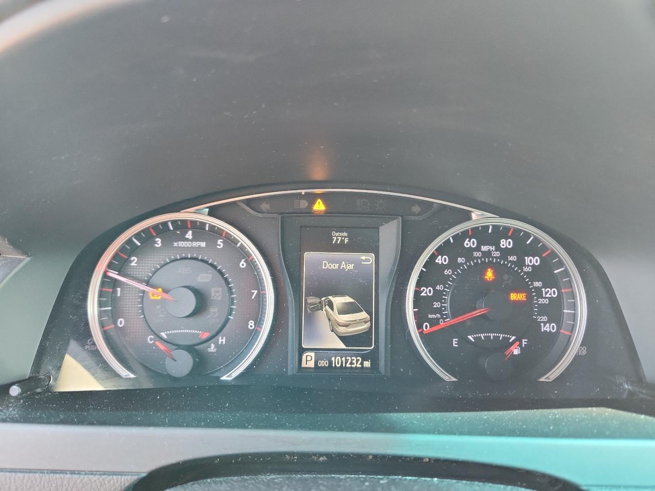 Toyota Camry Le Image 6