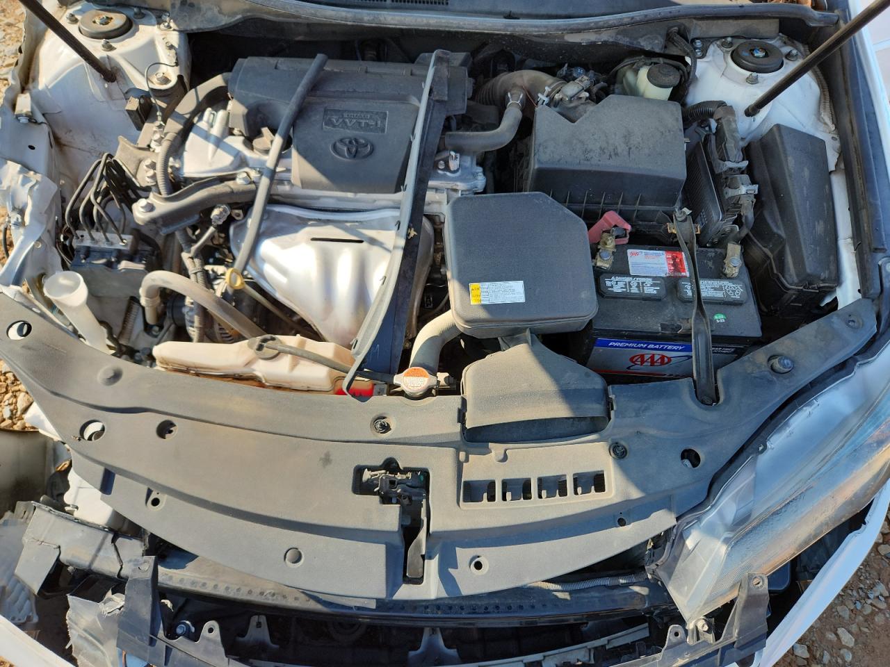 Toyota Camry Le Image 10