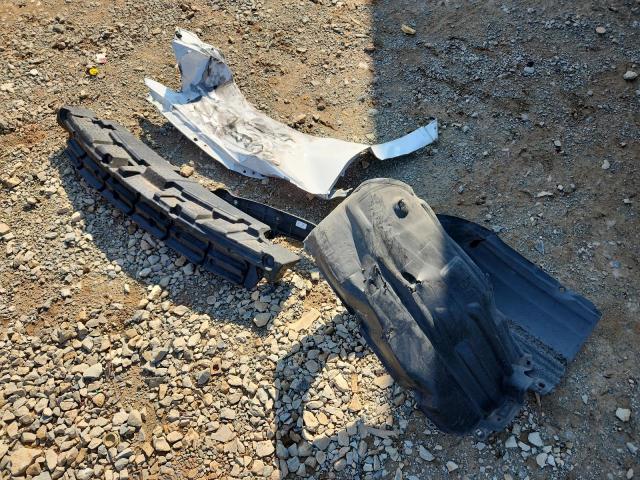 Toyota Camry Le Image 2