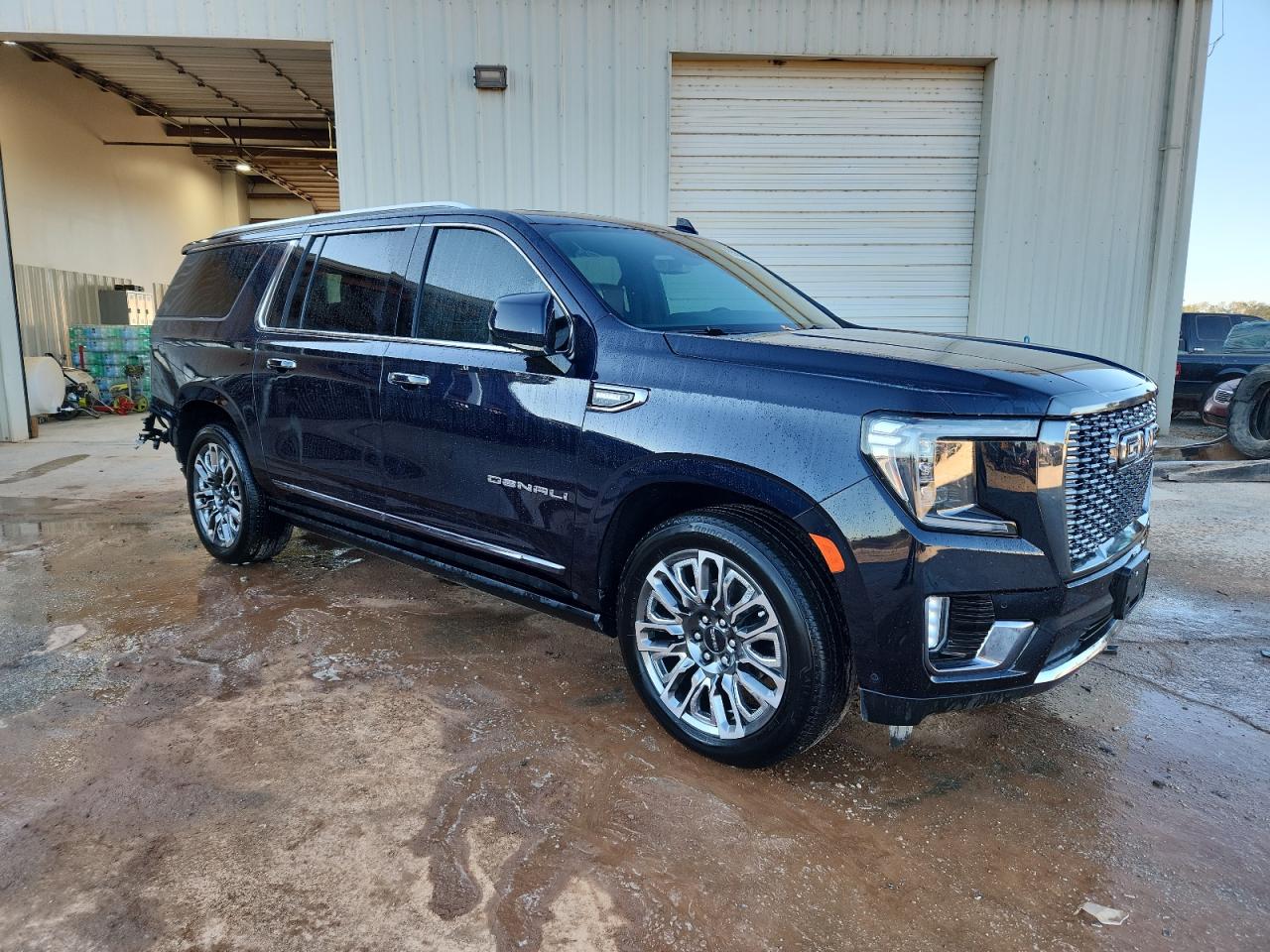 GMC Yukon Denali Ultimate Image 2