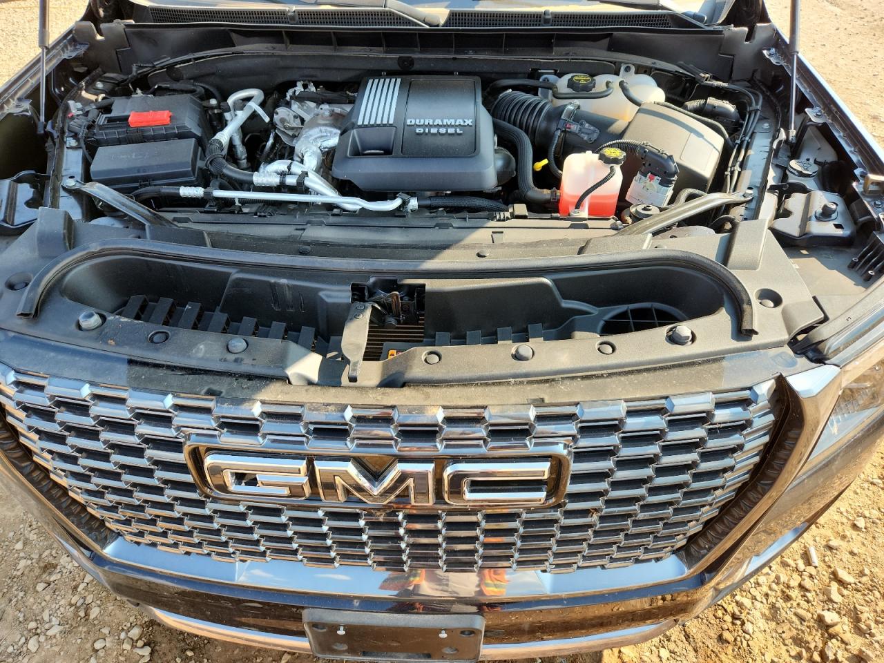 GMC Yukon Denali Ultimate Image 8