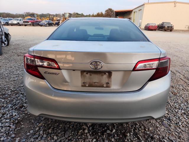 Toyota Camry L Image 11