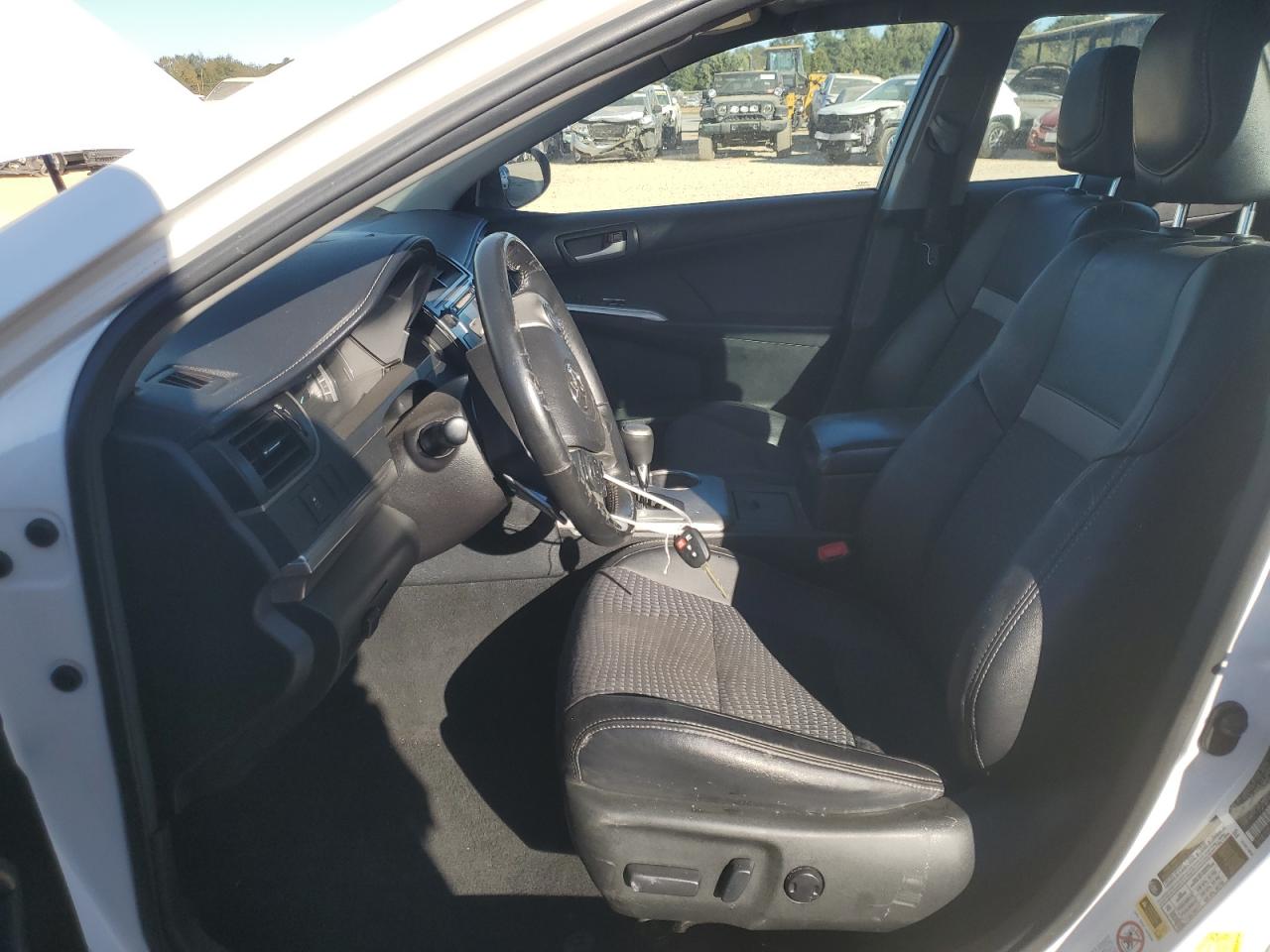 Toyota Camry L Image 5