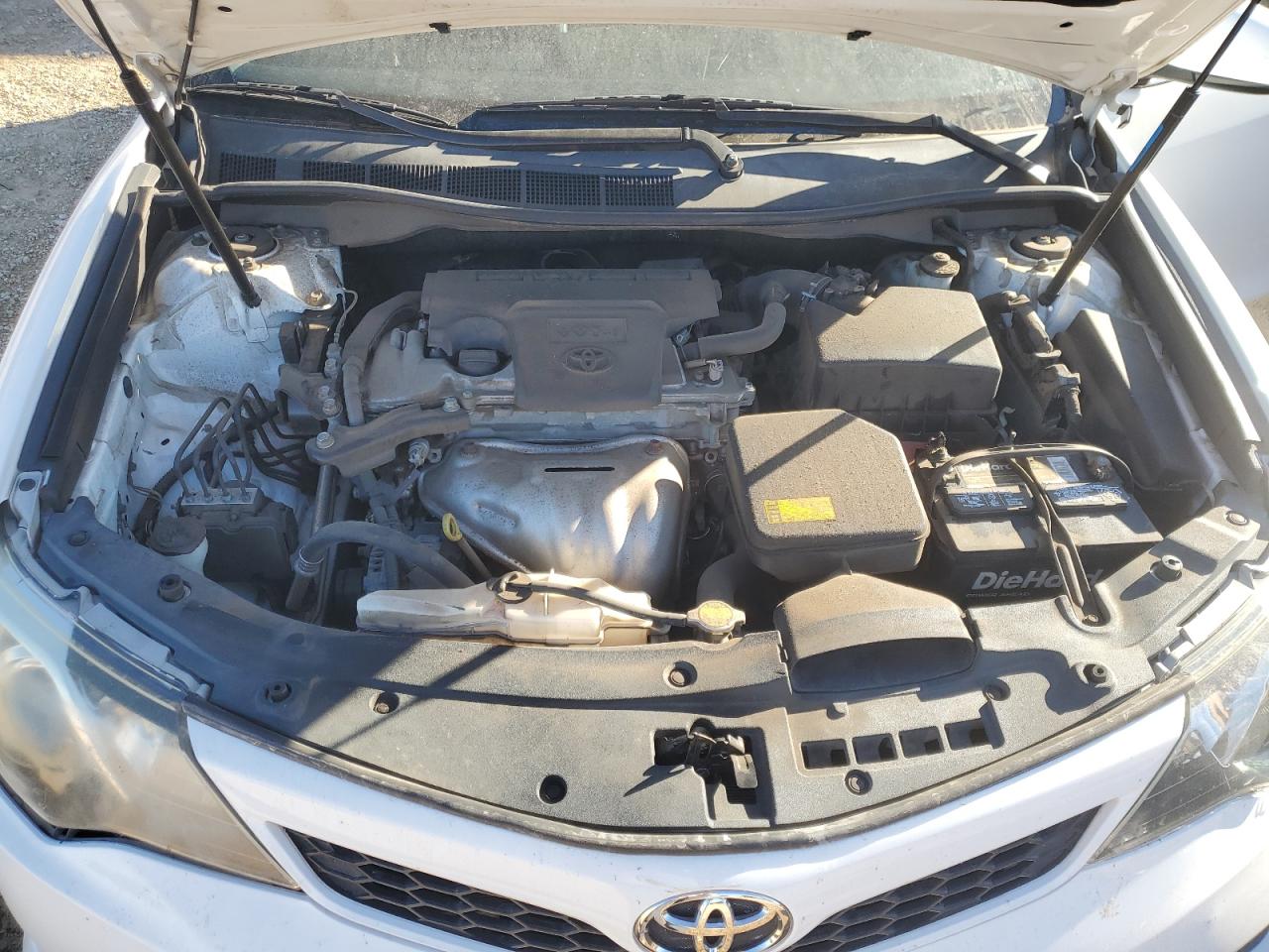 Toyota Camry L Image 10