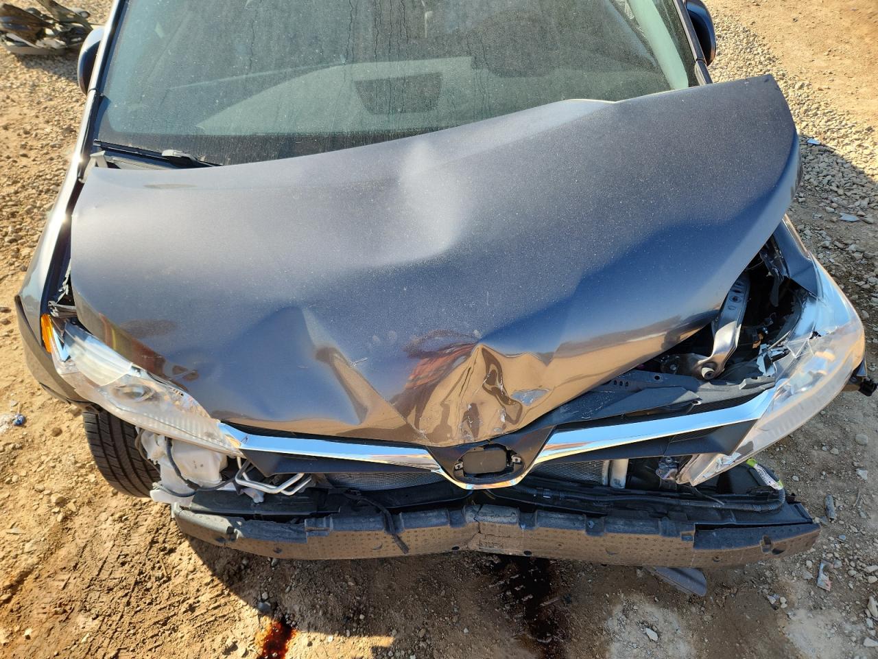 Toyota Sienna Le Image 3