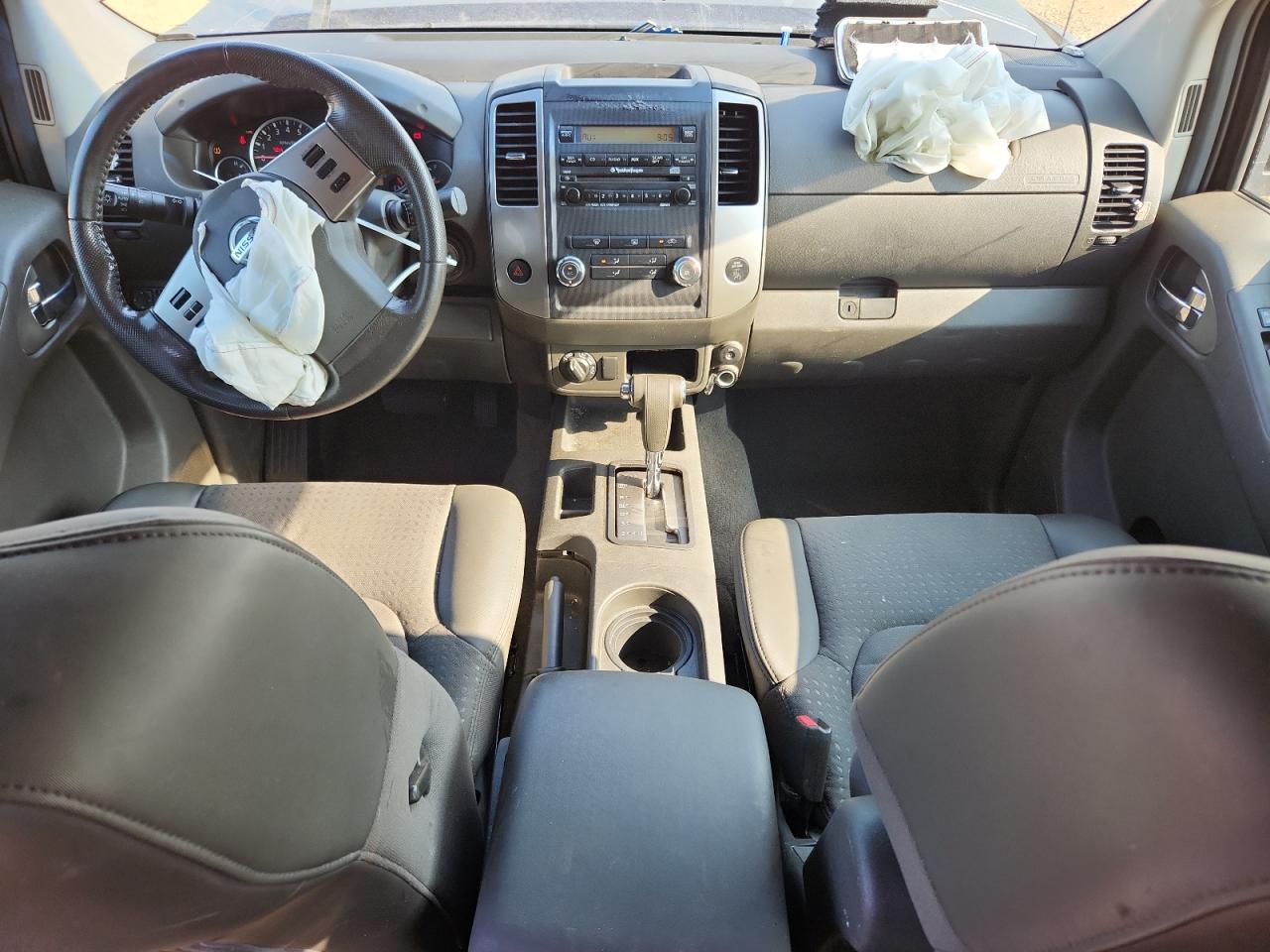 Nissan Frontier Crew Cab Se Image 6