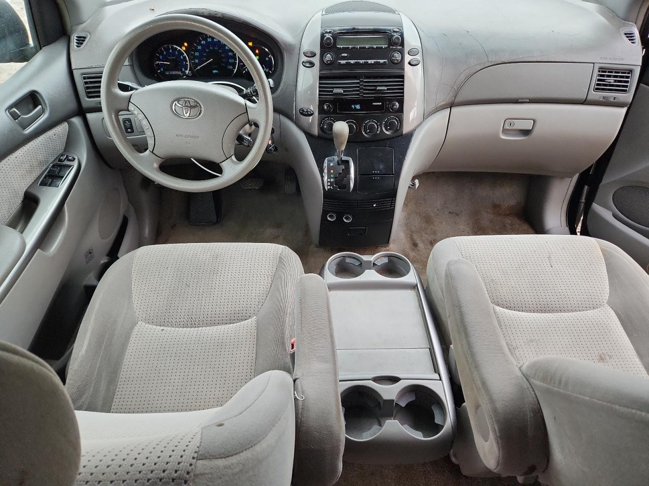 Toyota Sienna Ce Image 5