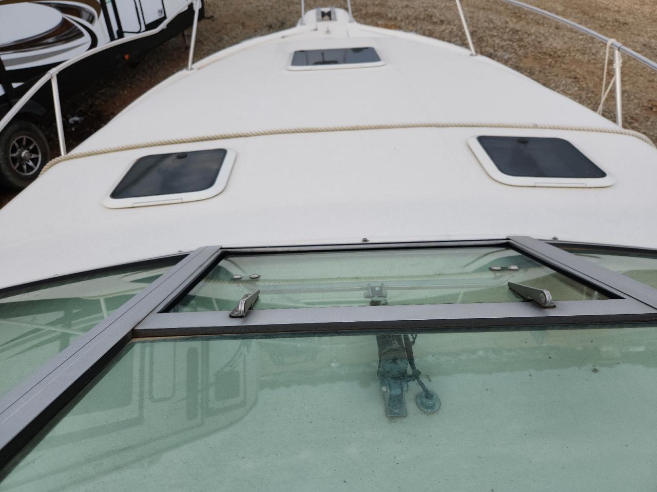 Sea Ray Sundancer Image 5