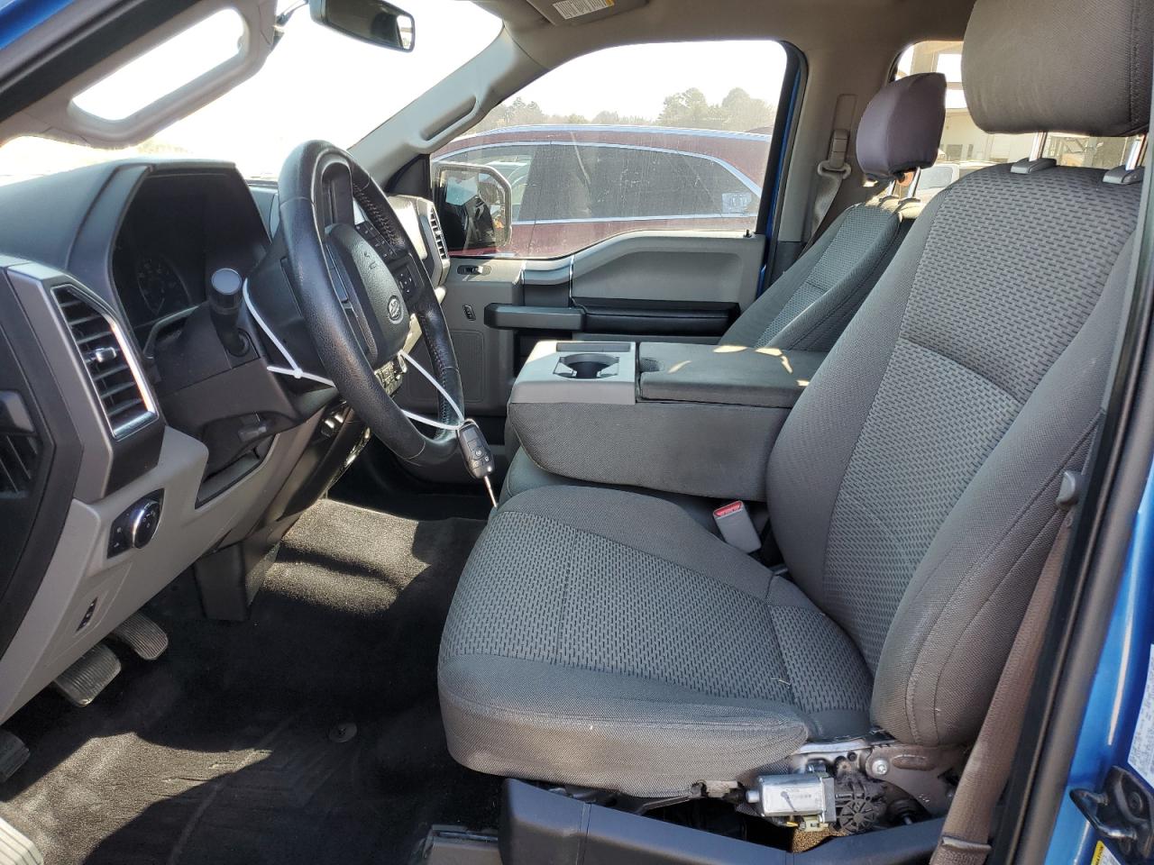 Ford F-150 Supercrew Image 8