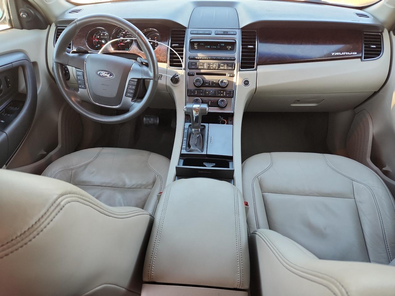 Ford Taurus Sel Image 11