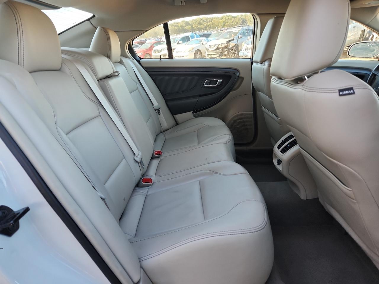 Ford Taurus Sel Image 10