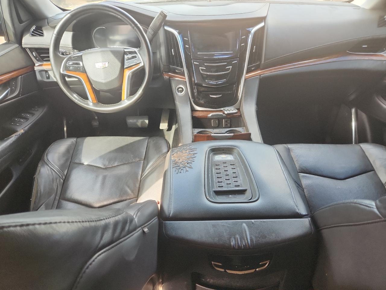 Cadillac Escalade Image 7