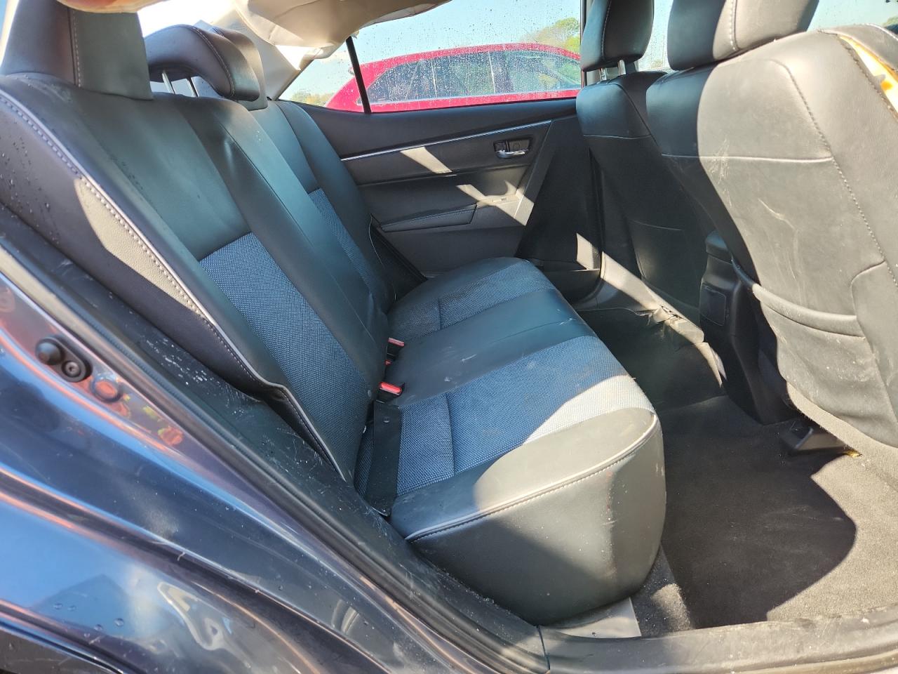 Toyota Corolla L Image 11