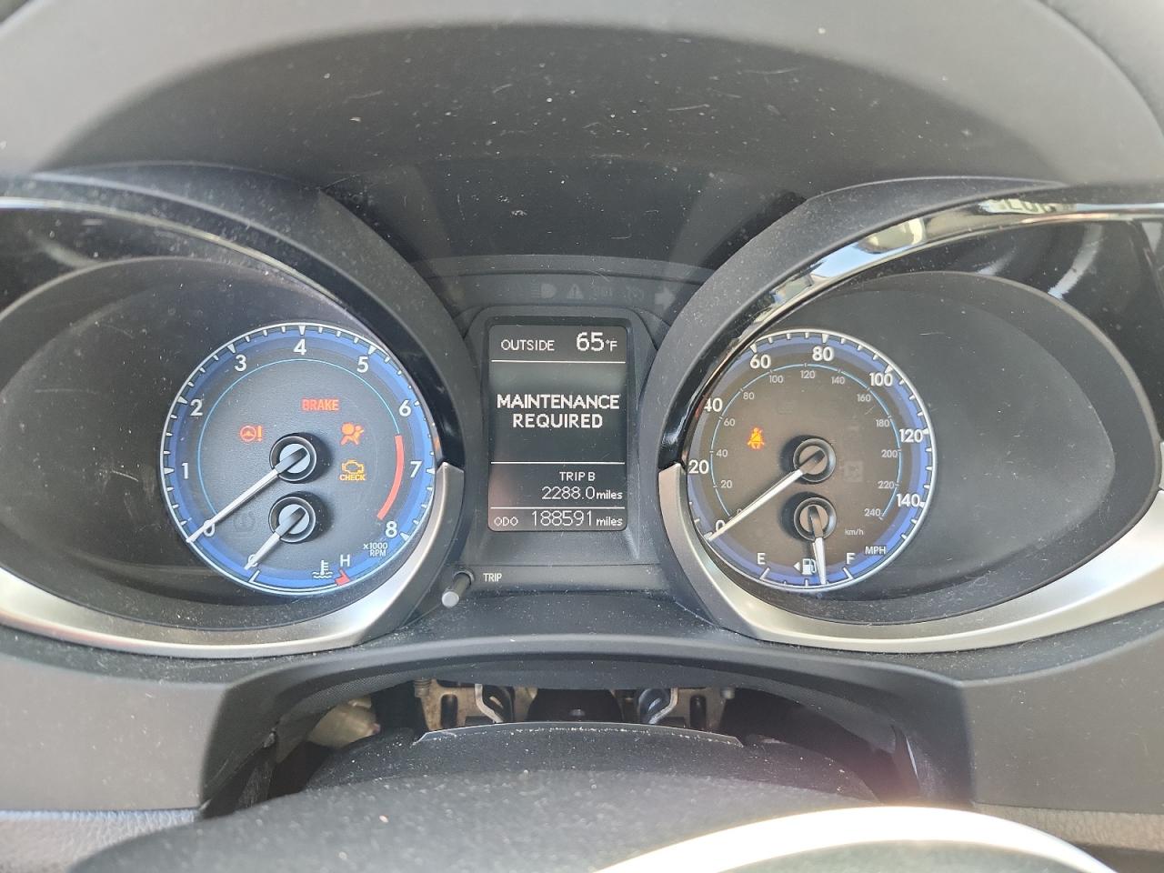 Toyota Corolla L Image 2