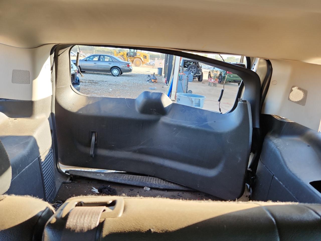 Chevrolet Tahoe C1500 Ls Image 13