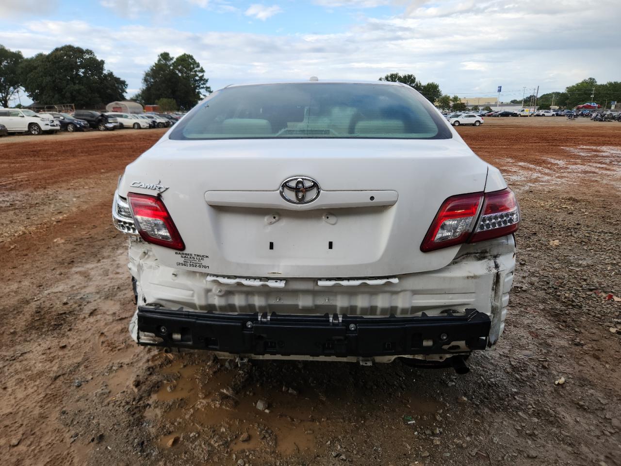 Toyota Camry Base Image 11