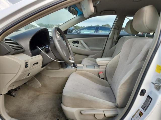 Toyota Camry Base Image 4