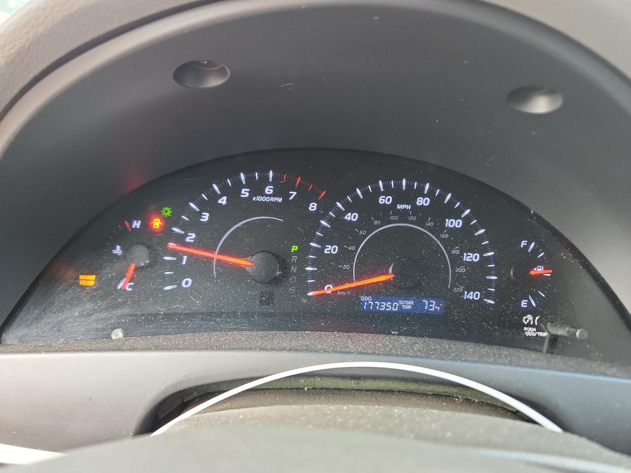 Toyota Camry Base Image 7