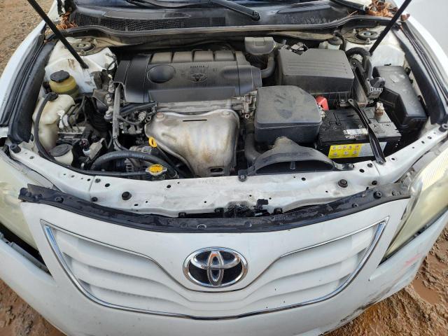 Toyota Camry Base Image 8