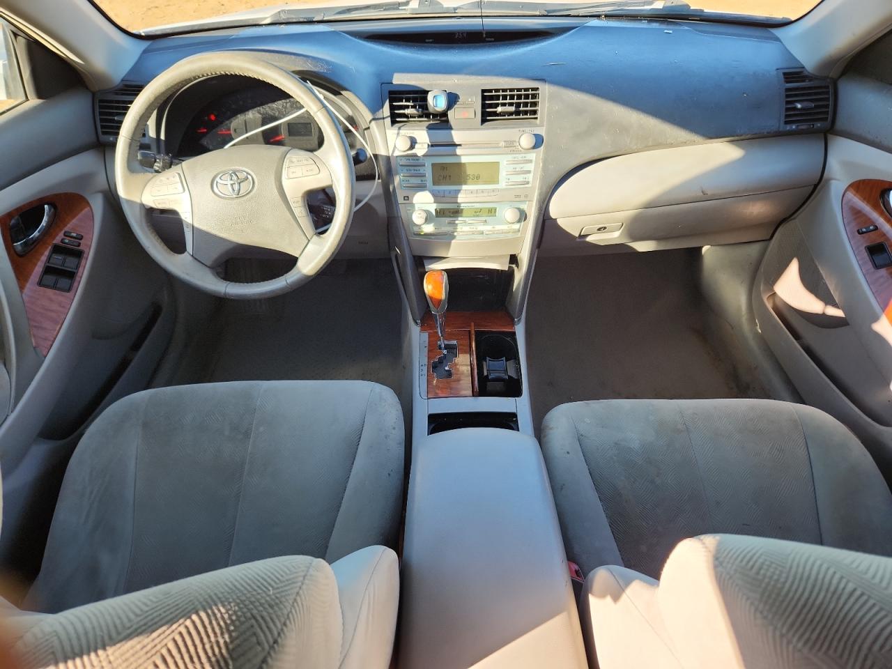 Toyota Camry Ce Image 7