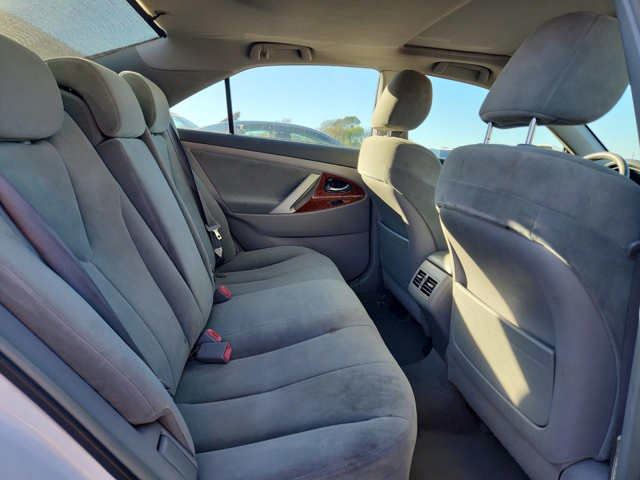 Toyota Camry Ce Image 8