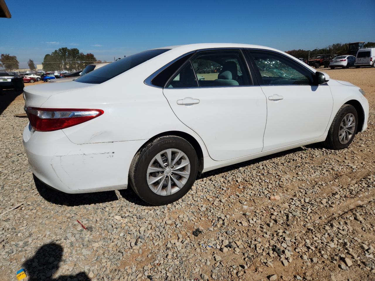 Toyota Camry Le Image 11