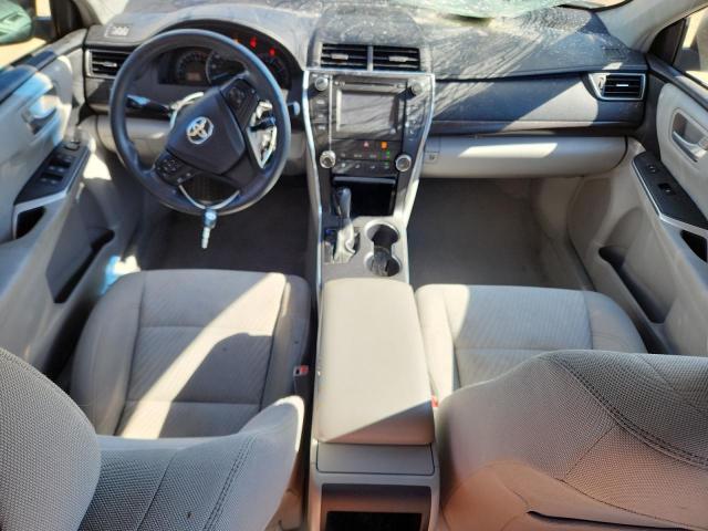 Toyota Camry Le Image 10